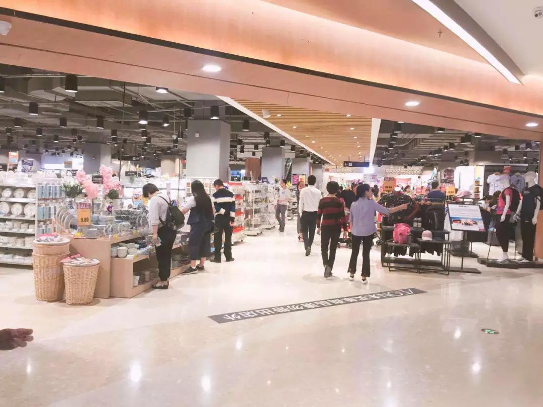 双喜临门！扑克之星强势入驻永旺丹竹头新店。